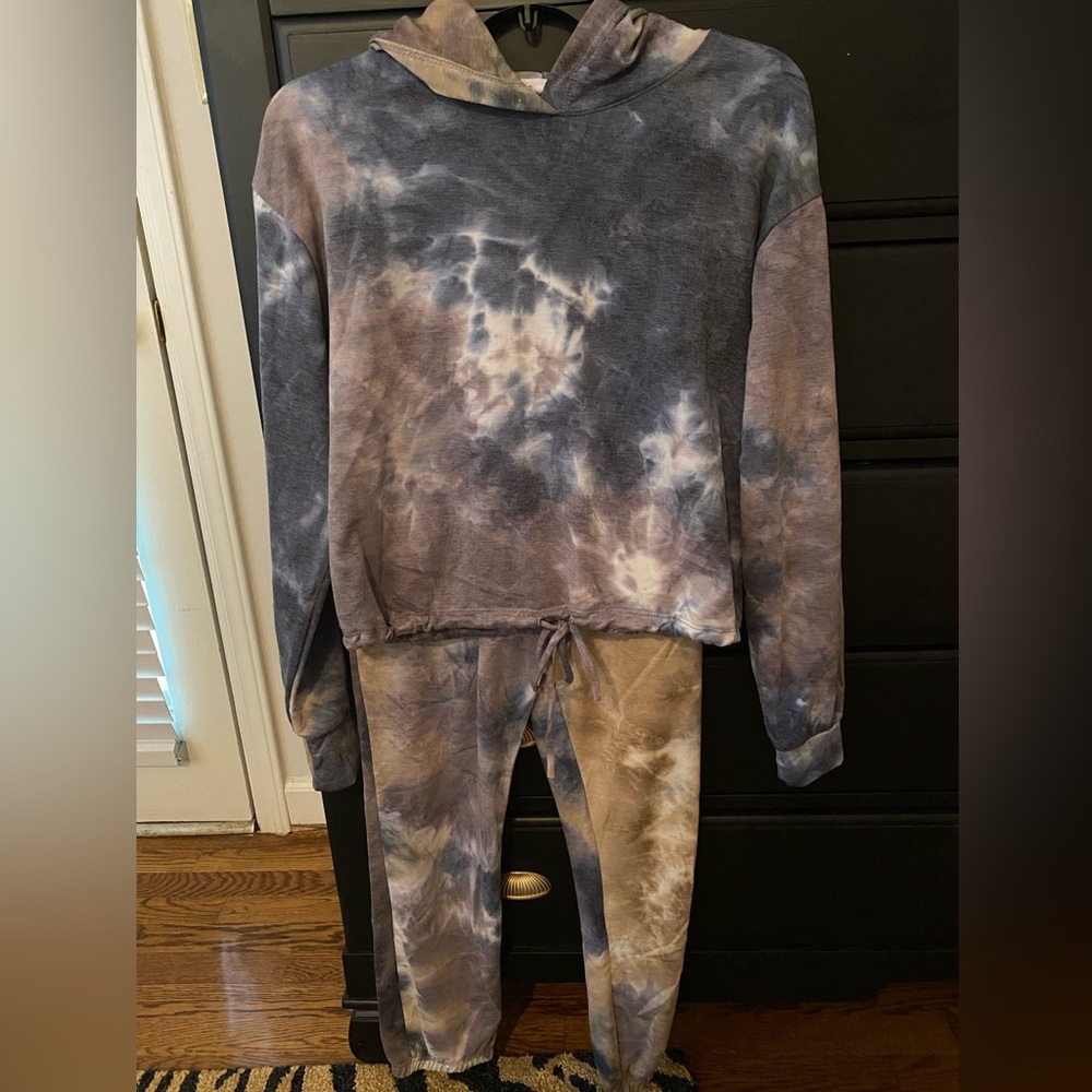 Tie dye lounge set!